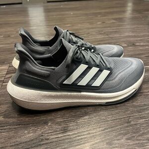Men’s Adidas ultra boosts size 12